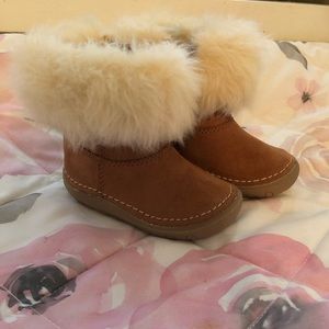 The boots with the fur- adorable sz 3 booties